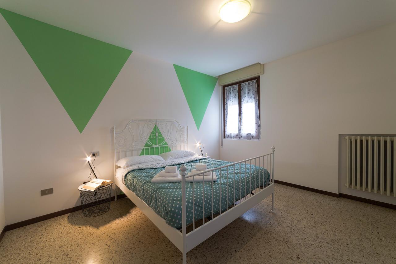 Isa Sirmione Apartments Номер фото